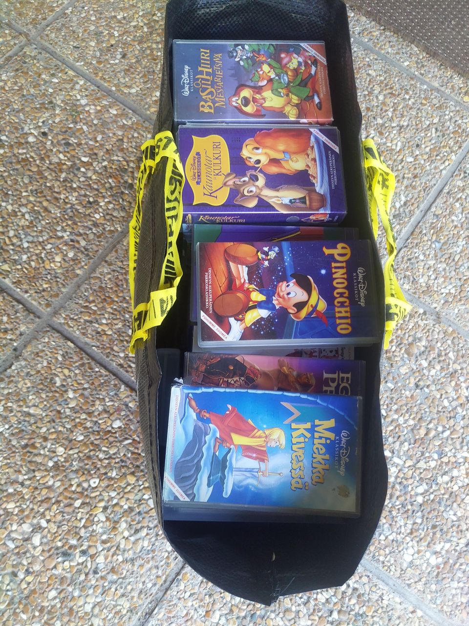 Iso kassillinen Disney piirrettyjä vhs elokuvia