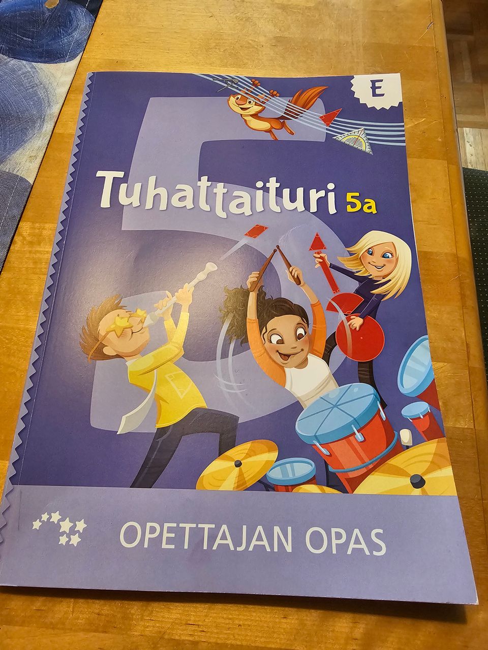 Tuhattaituri 5a opettajan kirja