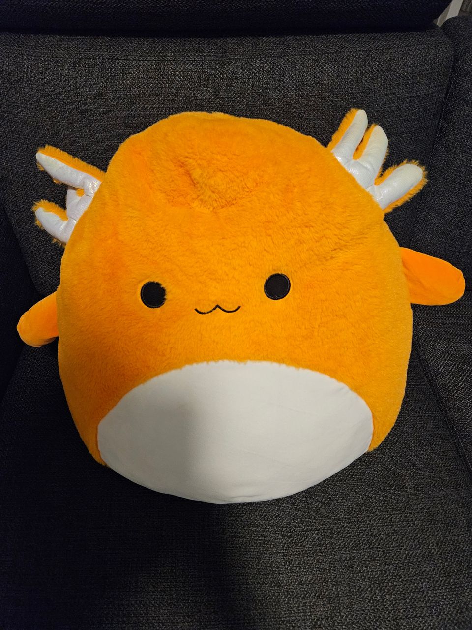 Squishmallows fuzzAmallow Axolotli