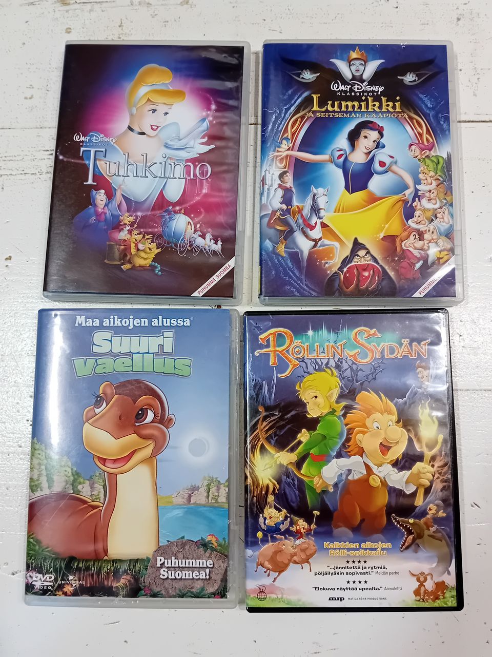 Lumikki, Tuhkimo, Maa aikojen alussa ja Rölli dvd