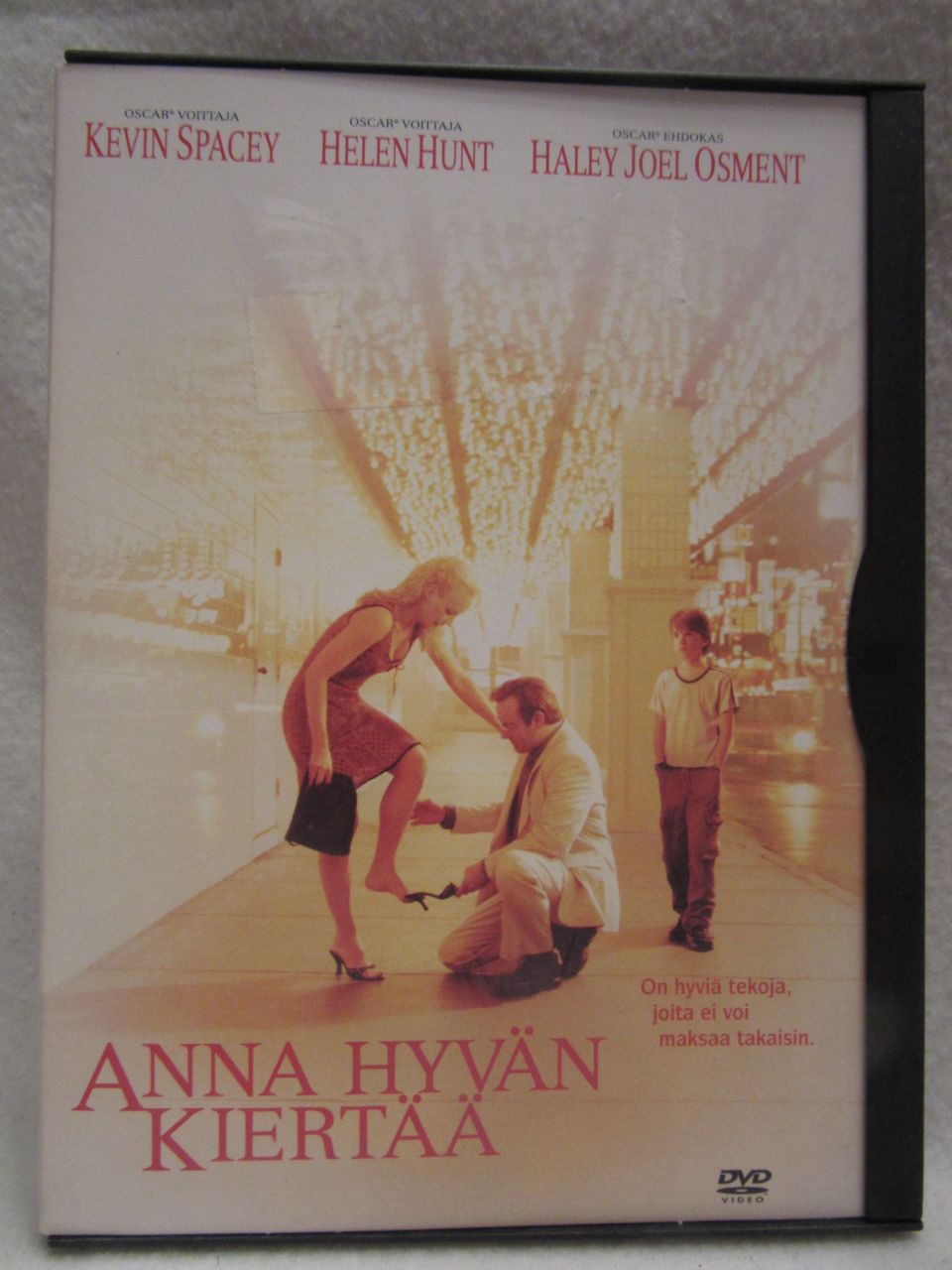 Anna hyvän kiertää dvd