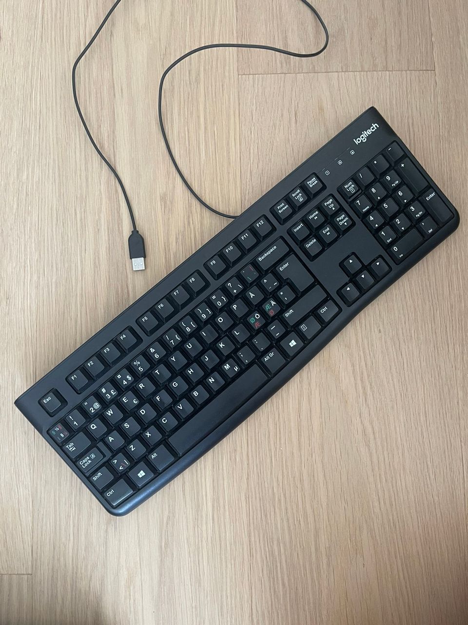 Logitech näppäimistö