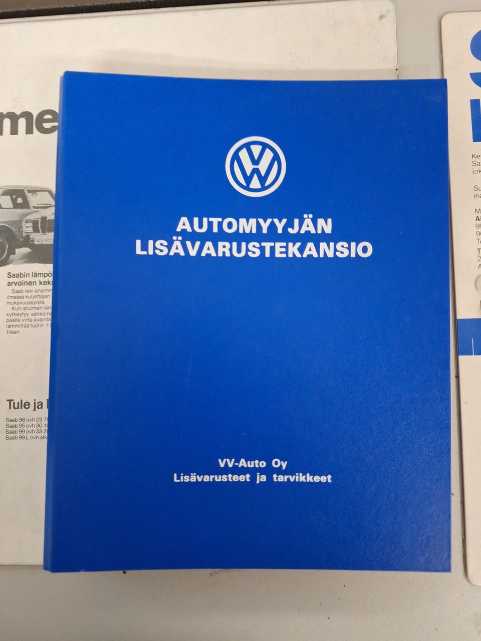 Volkswagen VW automyyjän lisävarustekansio