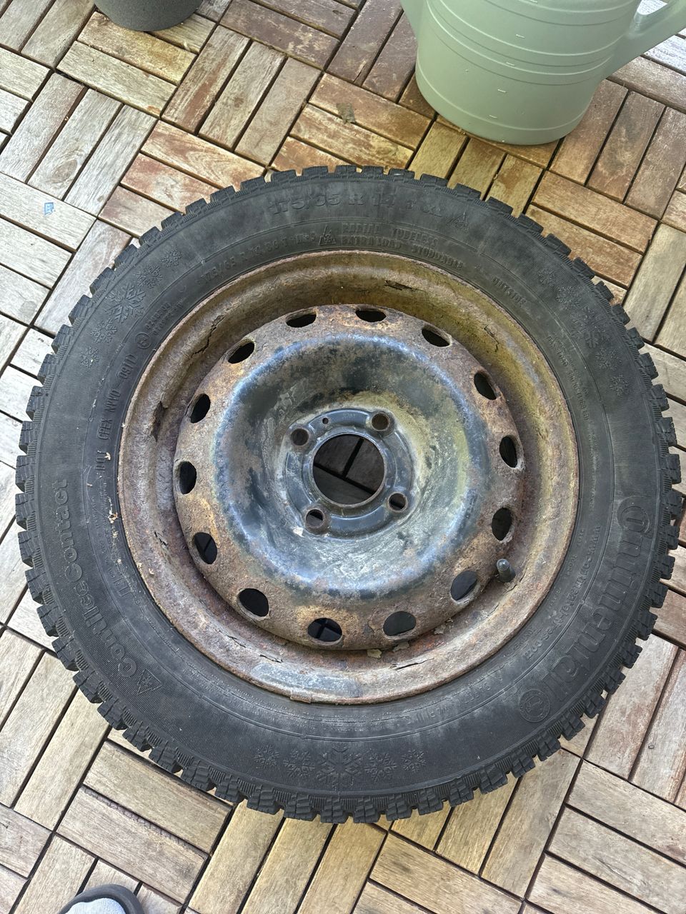 Continental nastarenkaat vanteilla 175/65 R 14