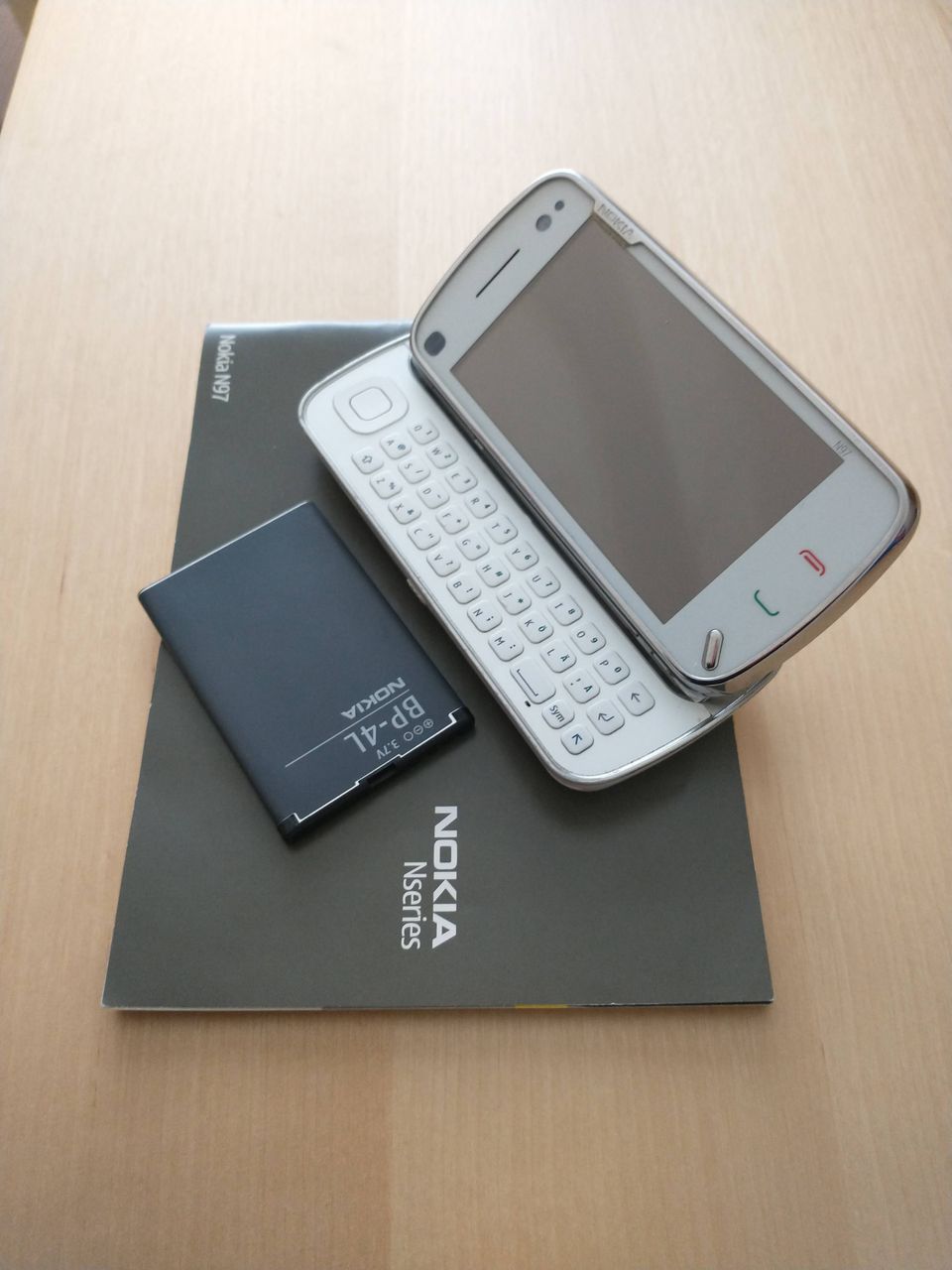 Nokia N97 tyyppi RM505