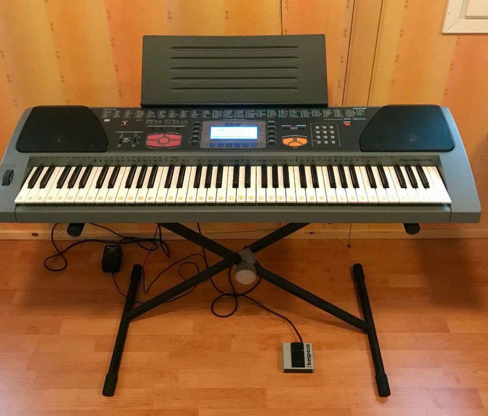 Casio WK-1200 kosketinsoitin