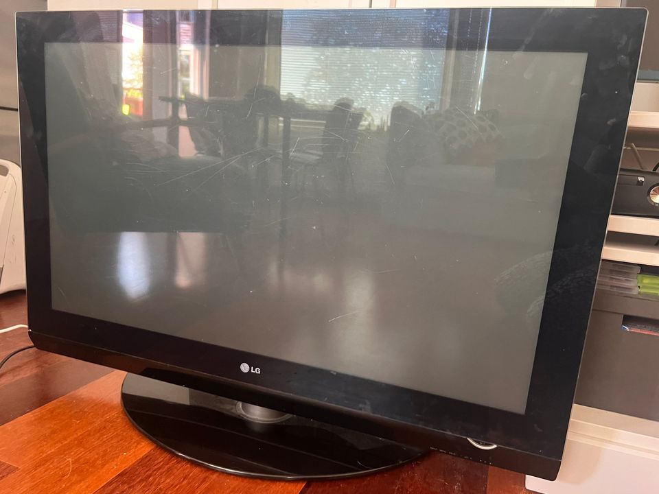 LG tv 42’