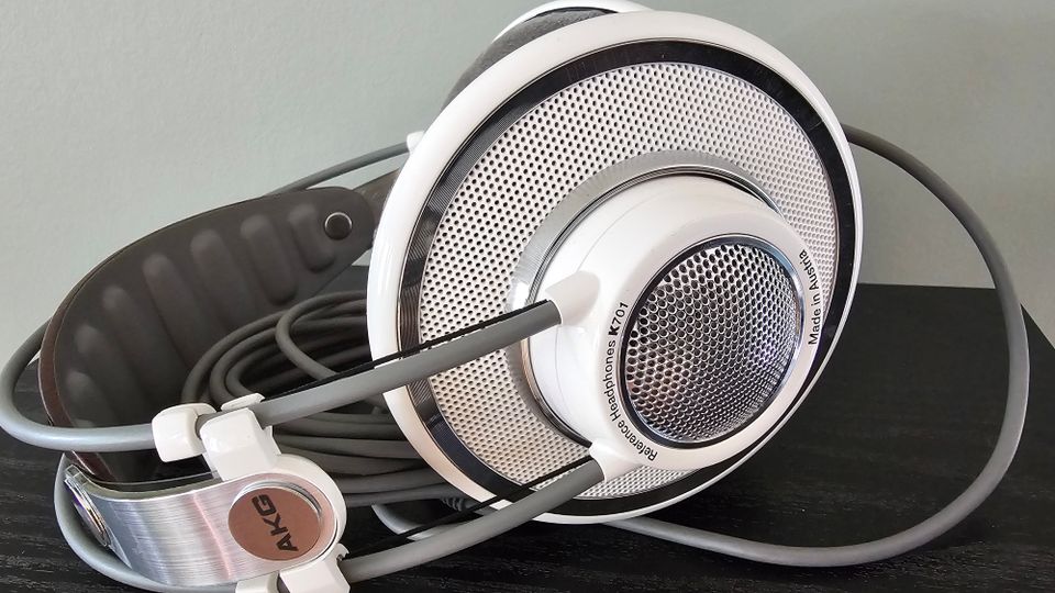 AKG K701