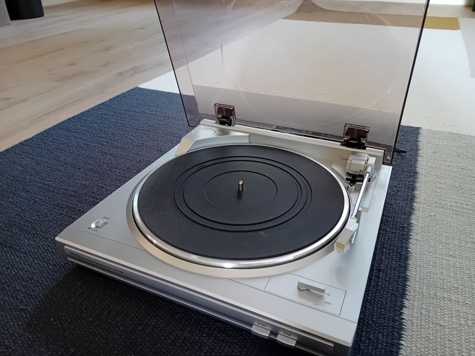 Denon DP-29F vinyylisoitin, hopea