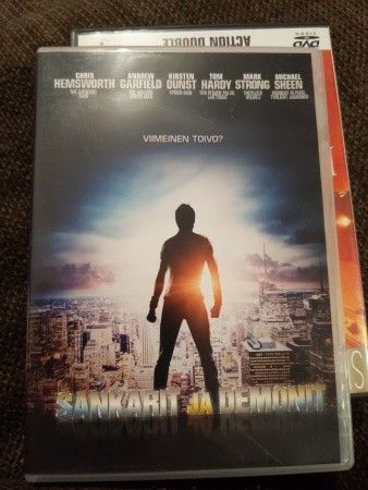 Sankarit ja demonit DVD