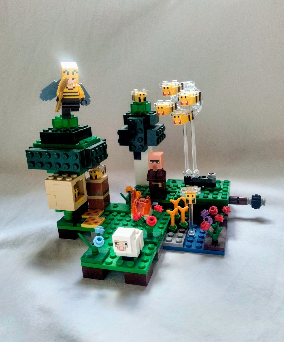 Lego Minecraft Mehiläistarha 21165