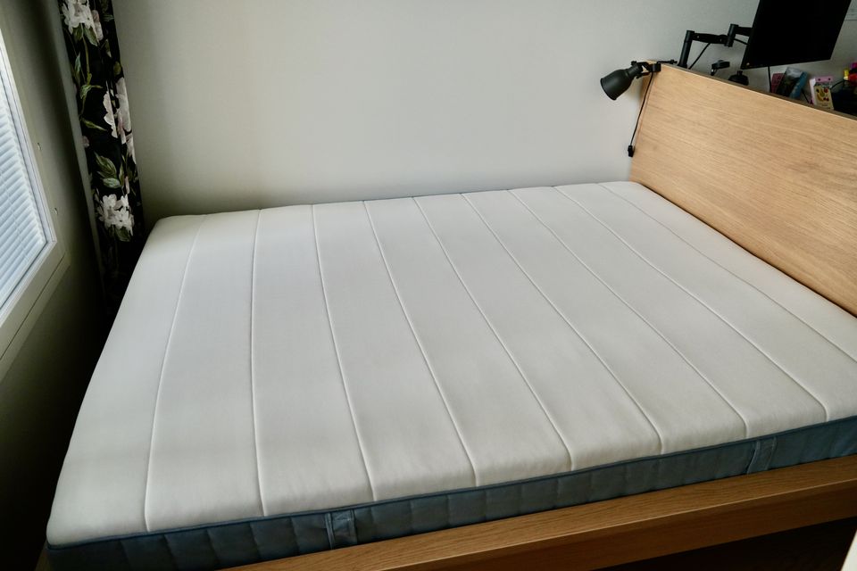 VESTERÖY mattress 160x200cm (excellent condition)