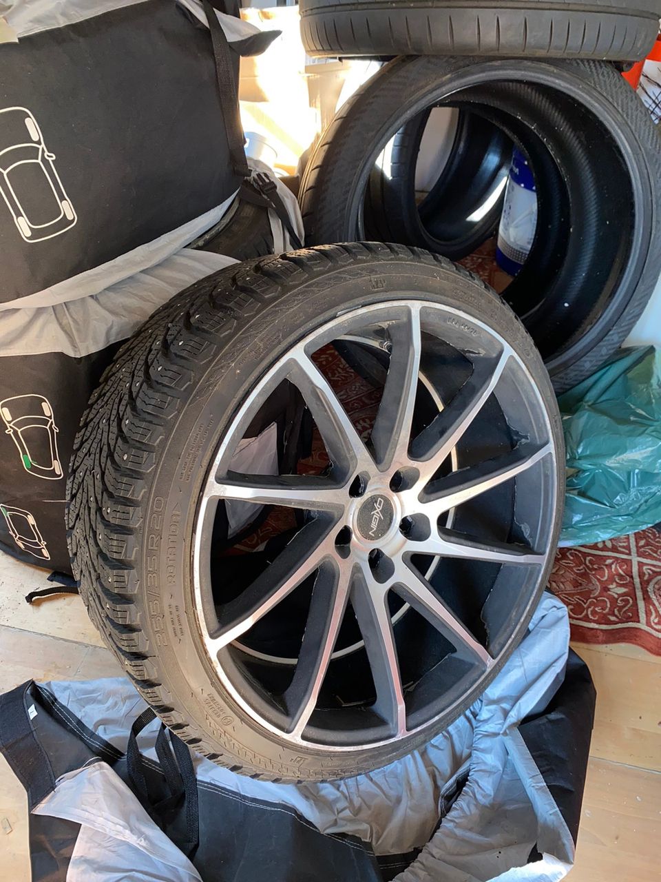 Nokian Hakkapeliitta 9 255/35/20”