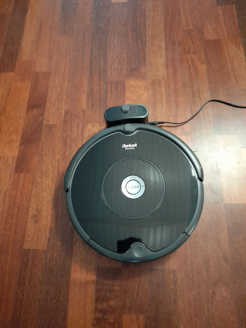 iRobot Roomba 606 robotti-imuri