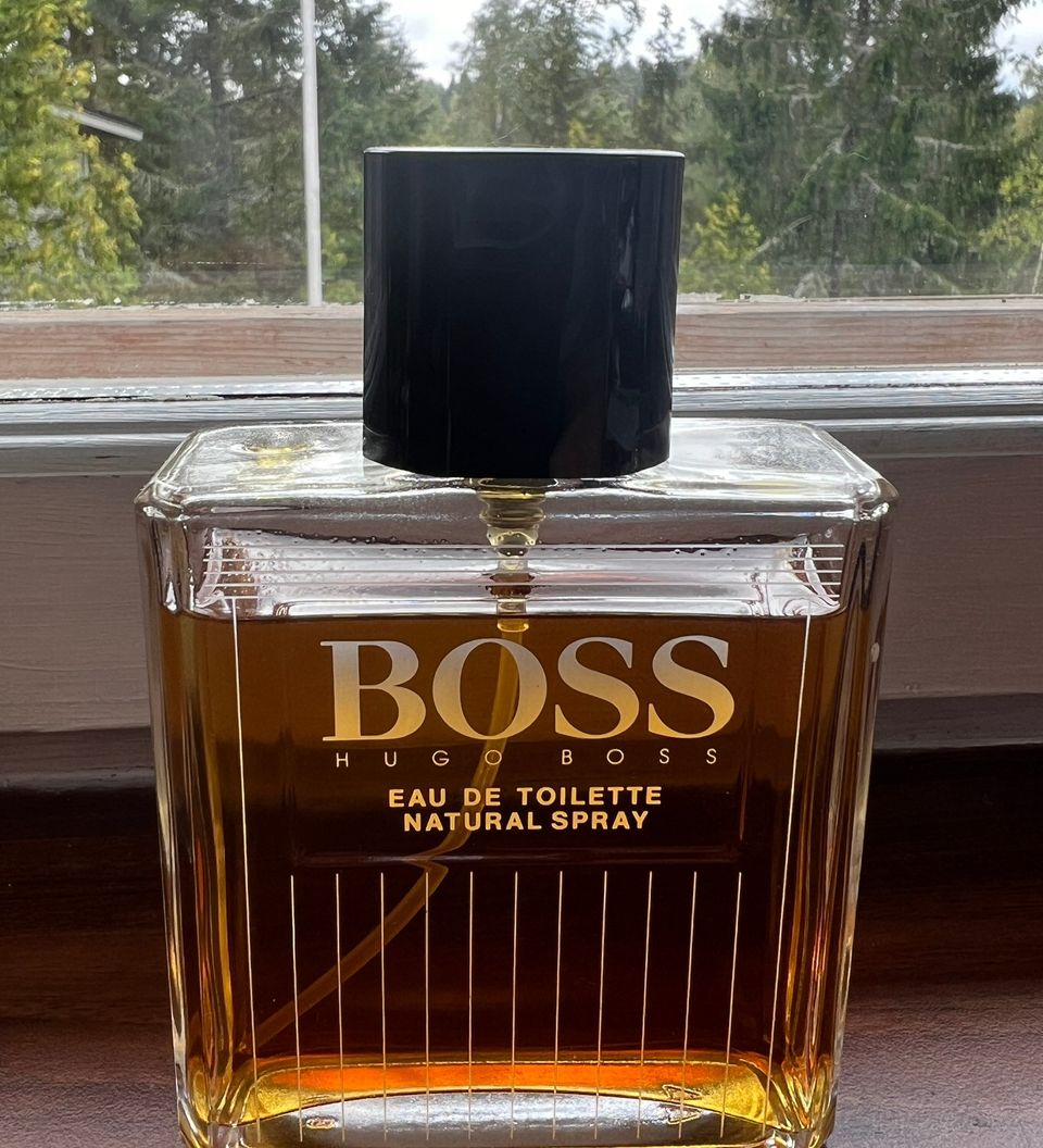 VINTAGE TUOKSU 90-luvulta HUGO BOSS 100ml pullo