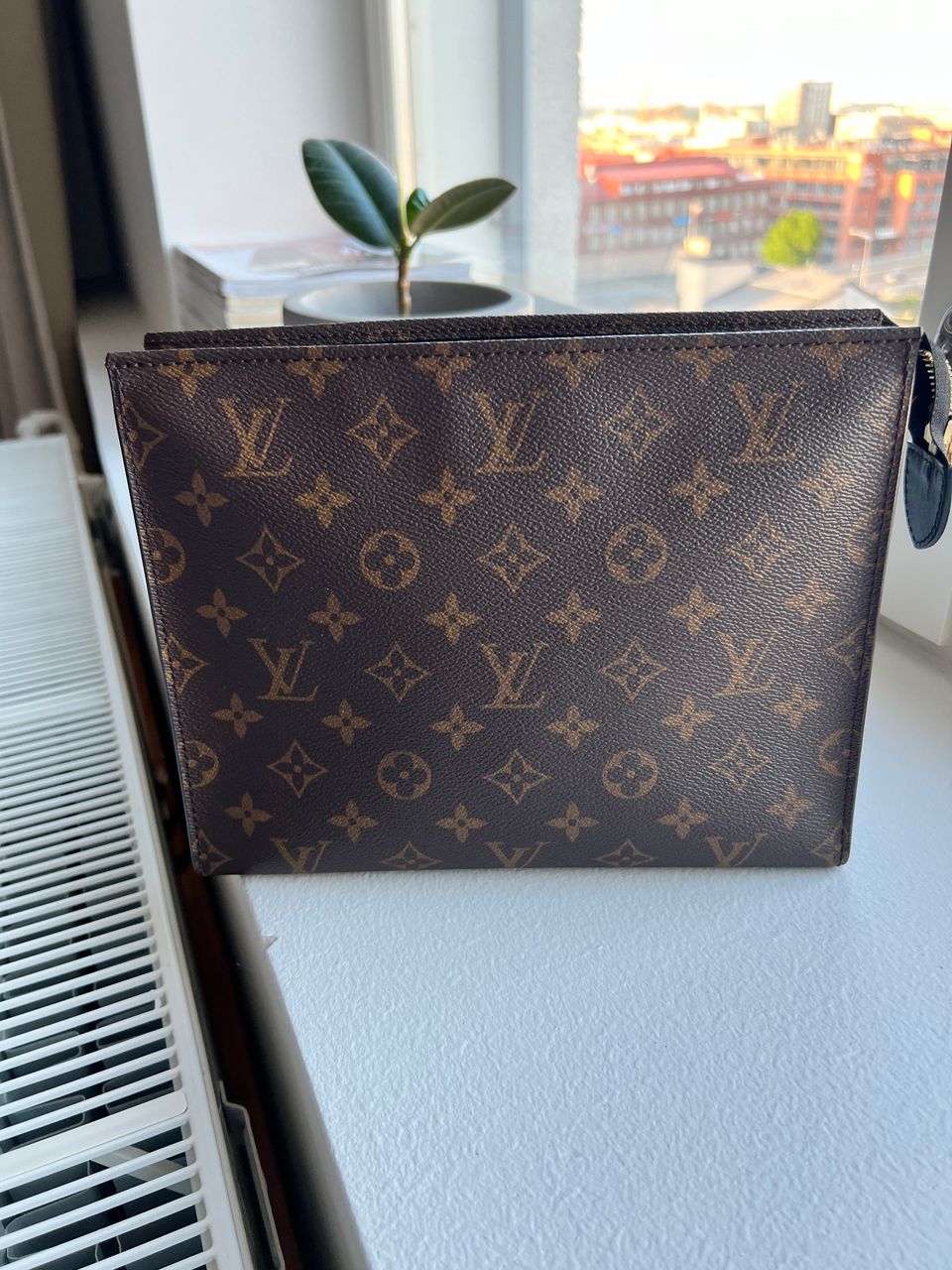 Louis Vuitton Poche Toilette