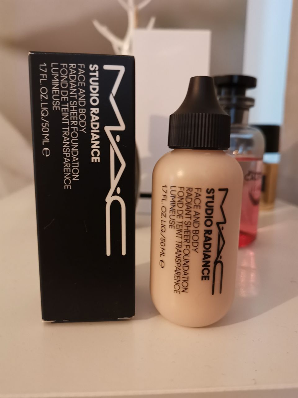 Mac face&body meikkivoide W1