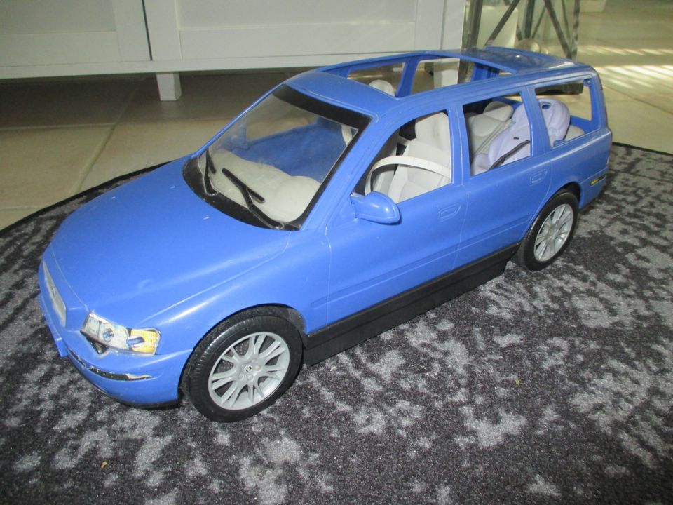 Barbie Volvo V70 T8 2003