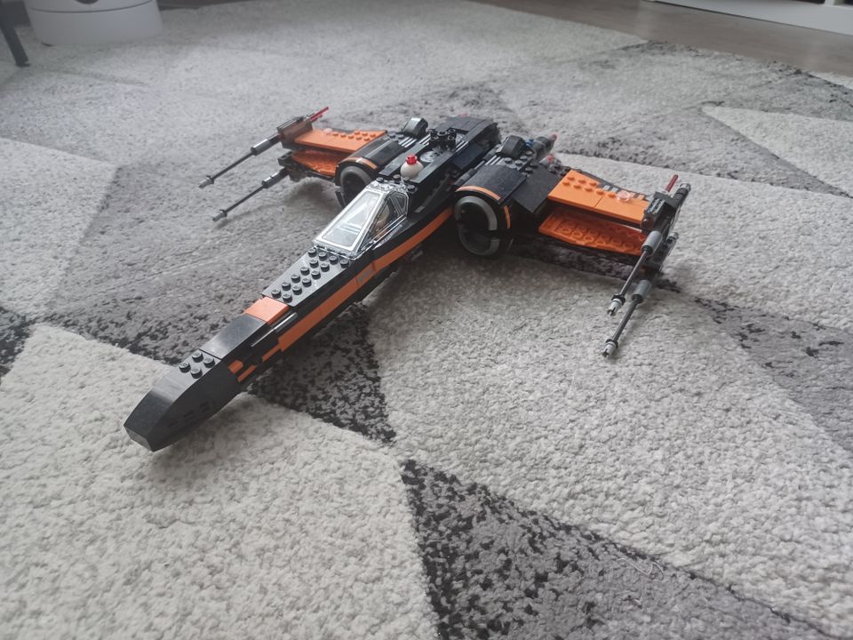 Lego Star wars Poe's X-Wing Fighter 75102