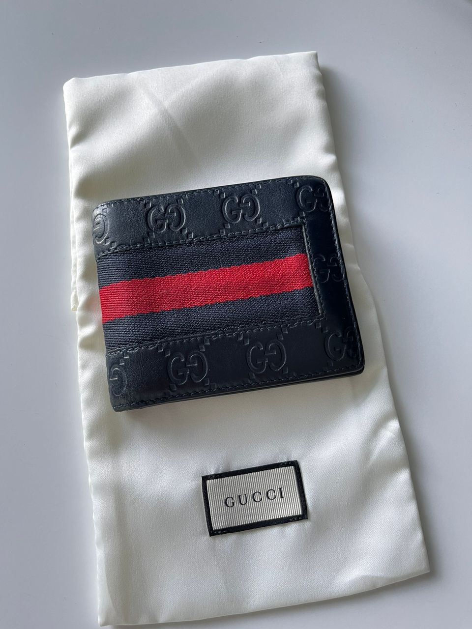 Gucci lompakko