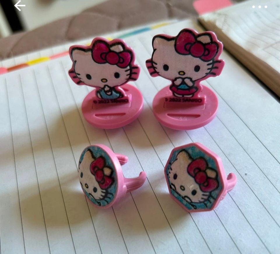 Hello Kitty figuurit ja sormukset