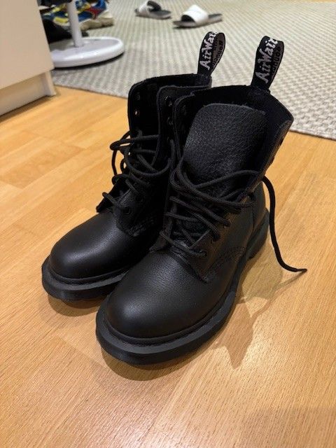 Dr. Martens Pascal mono -maiharit koko 36