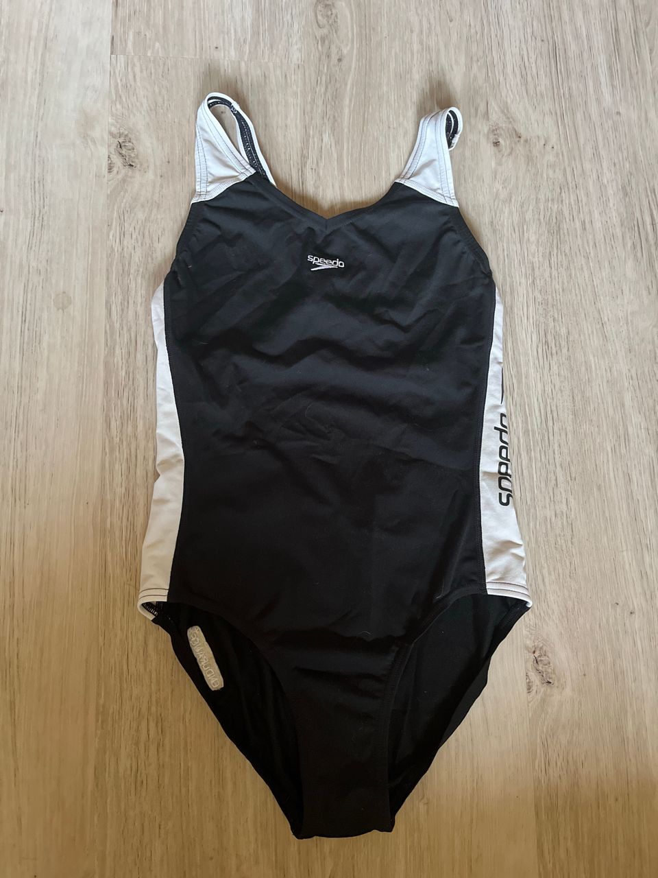 Speedo kokouimapuku