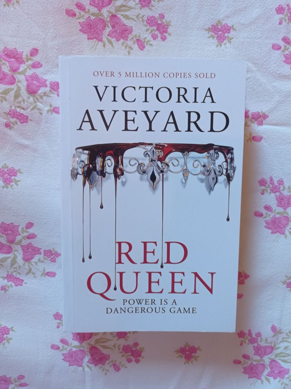 Red queen - victoria aveyard