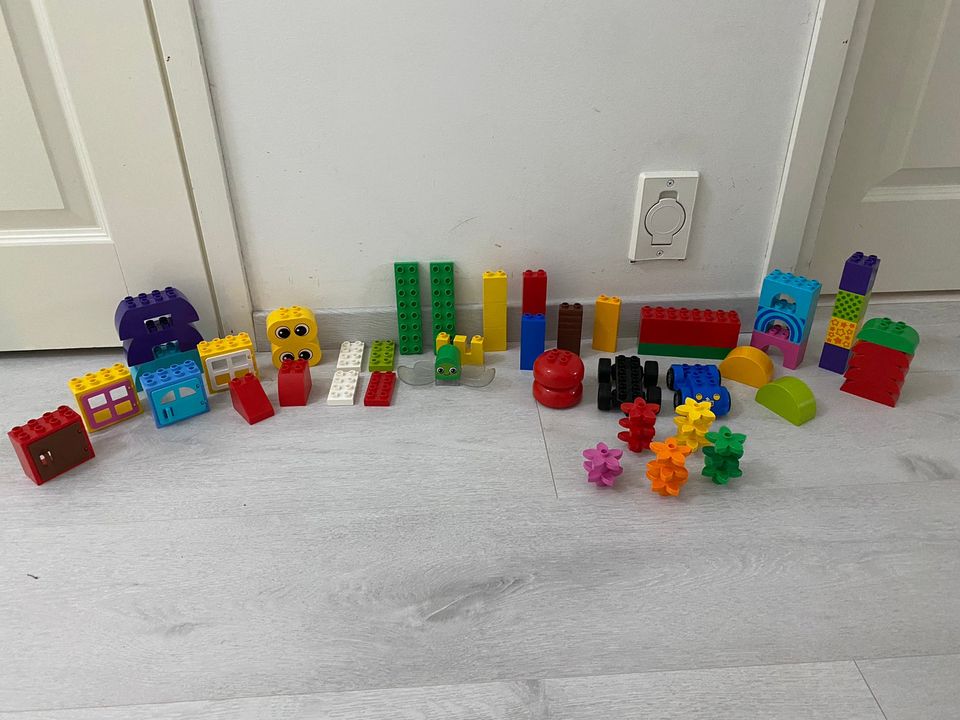 Myydään erilaisia Duplo legoja