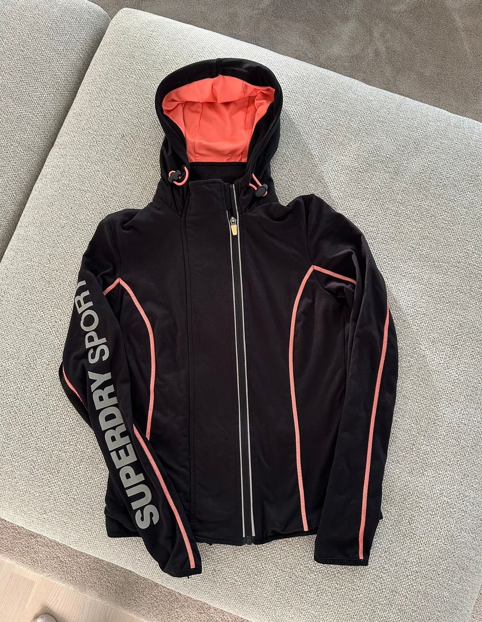 Superdry sport tech huppari, XS