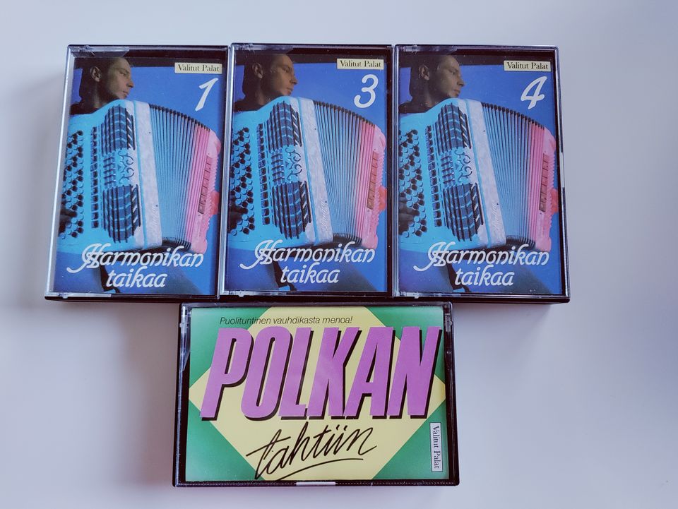 Harmonikan taikaa 1,3,4 + Polkan tahtiin C-kasetit