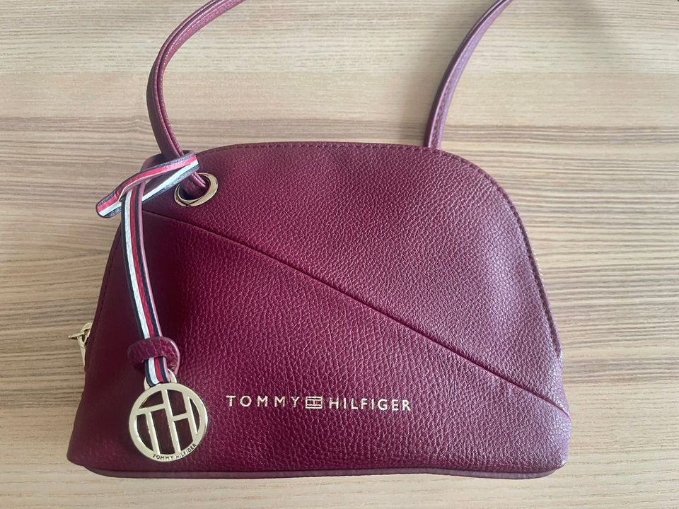 Tommy Hilfiger Cross body bag