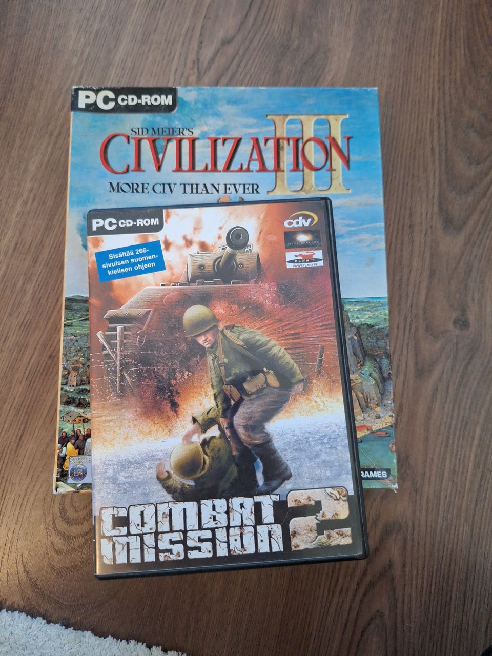 Civilization III ja Combat Mission 2 cd-rom pelit