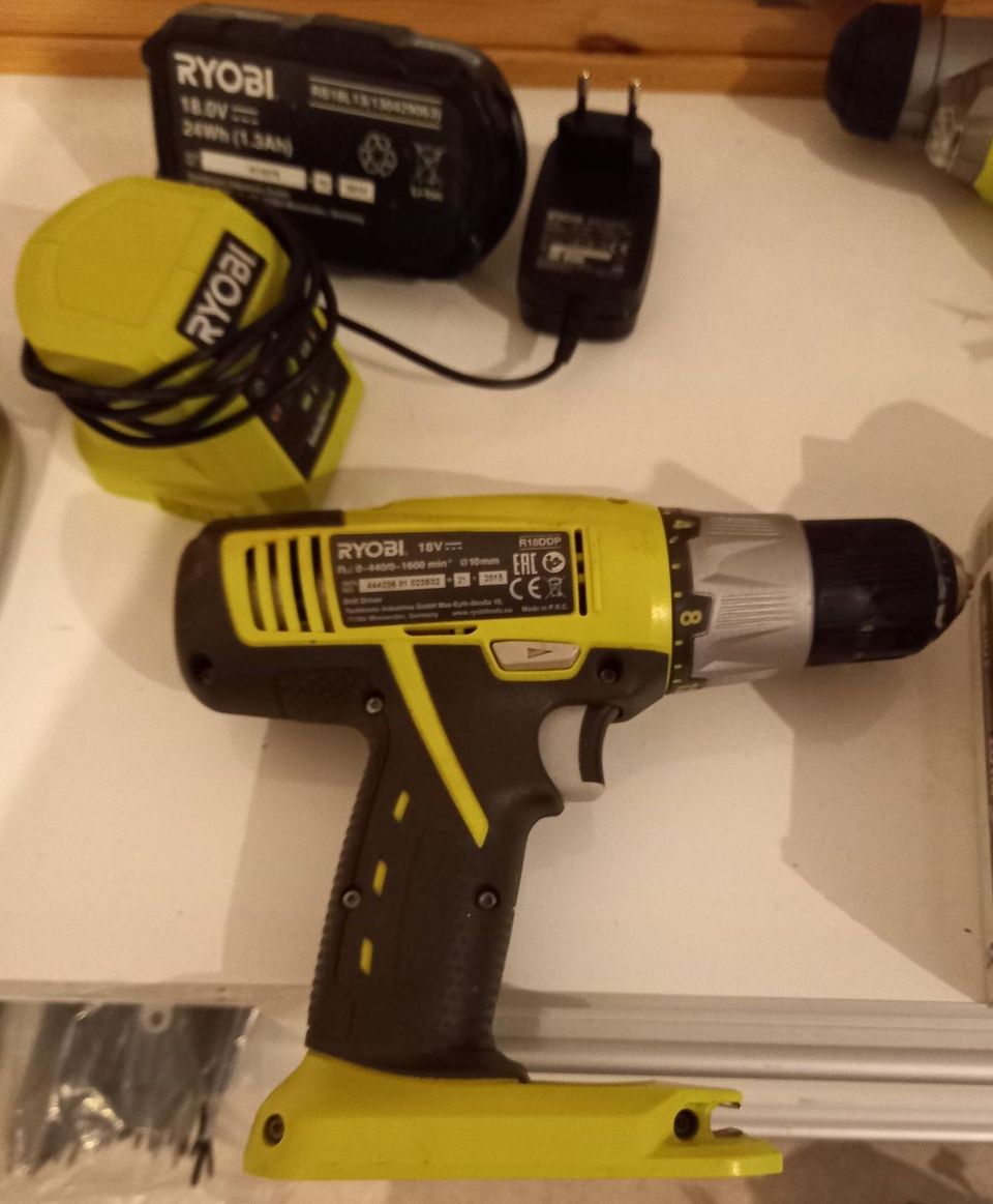 Porakone setti Ryobi 18V