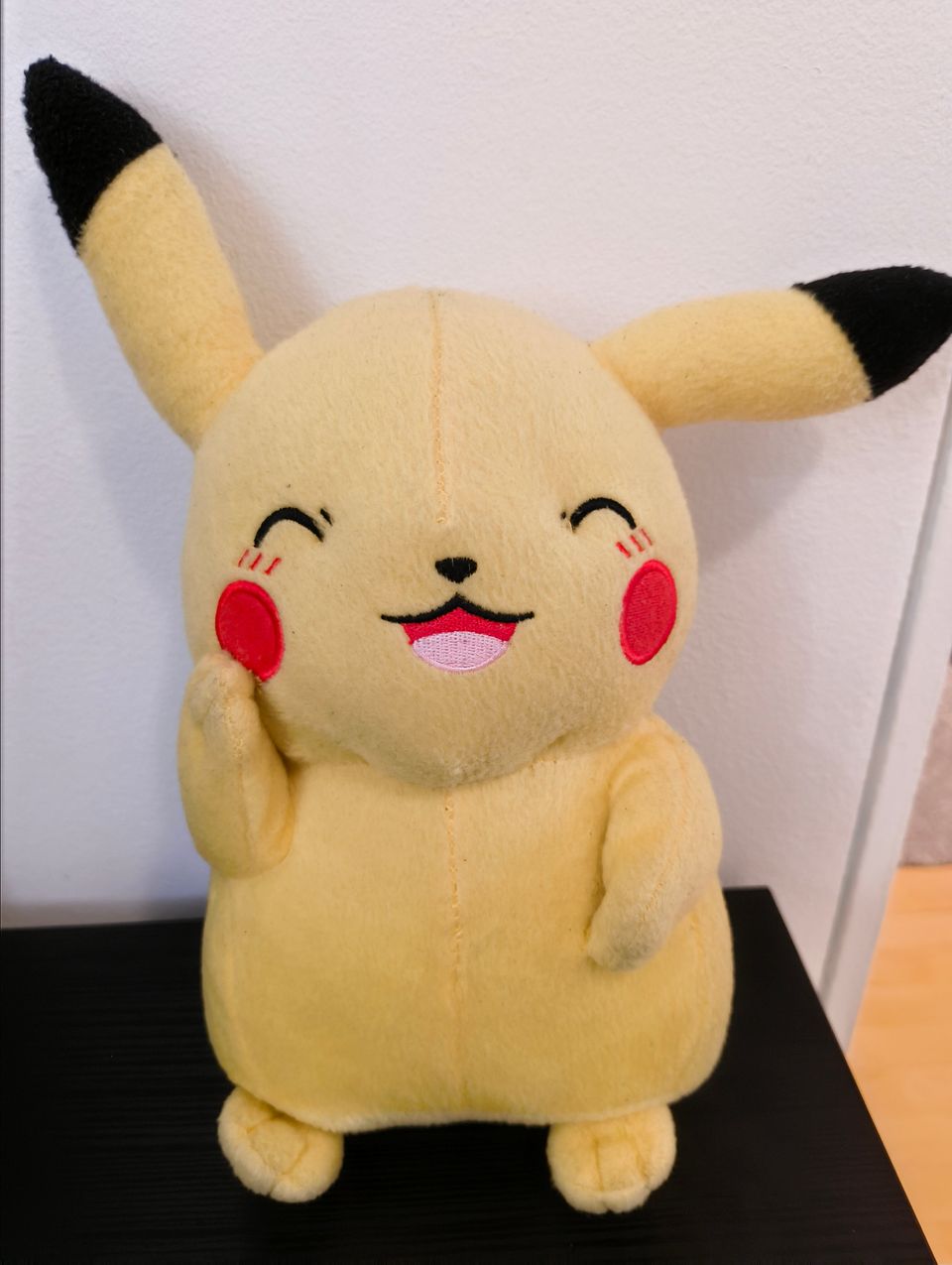 Tomy Pikachu / Pokemon pehmolelu