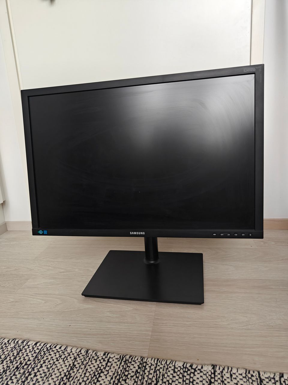 Samsung 24" näyttö