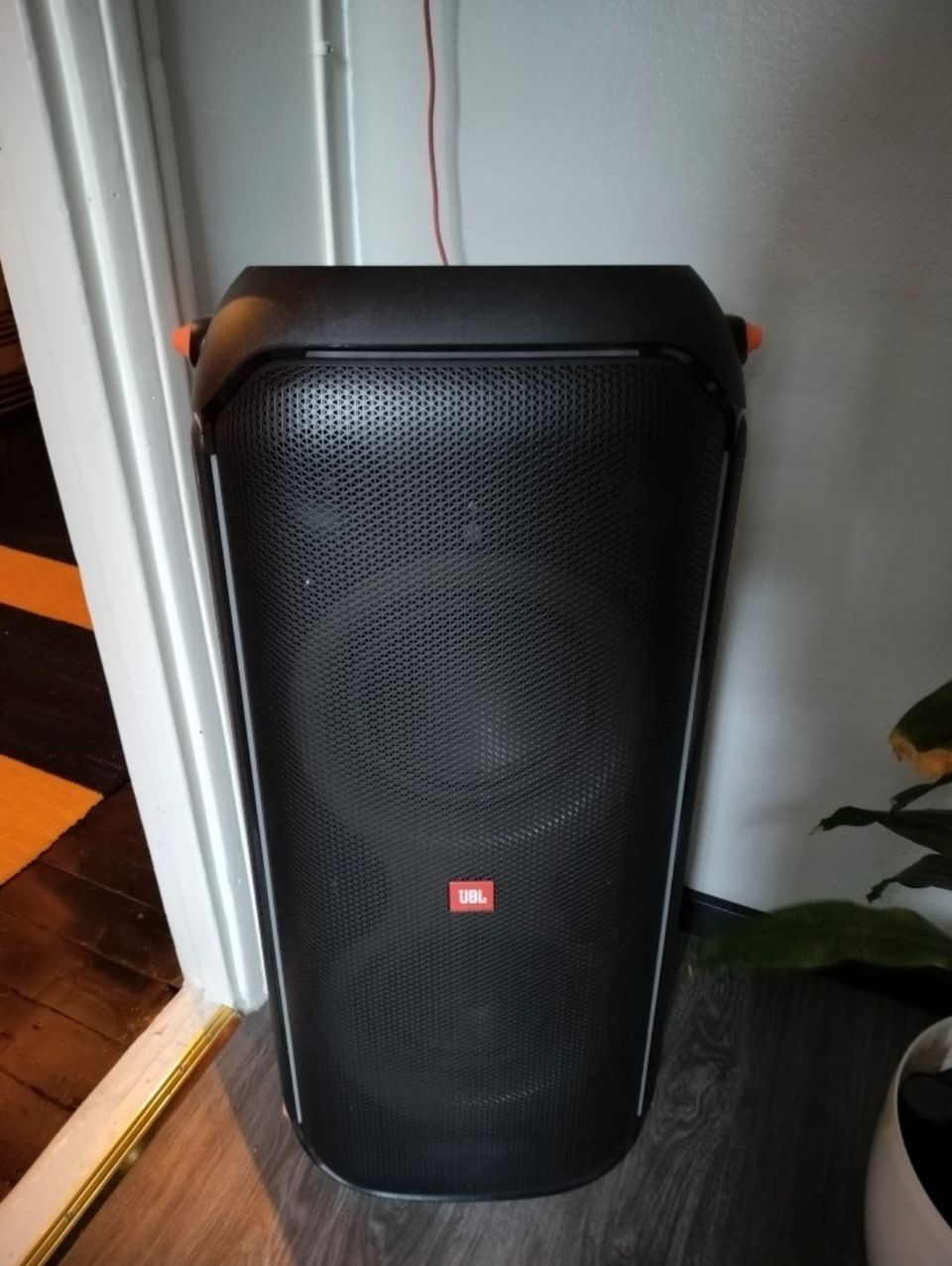 JBL partybox 710