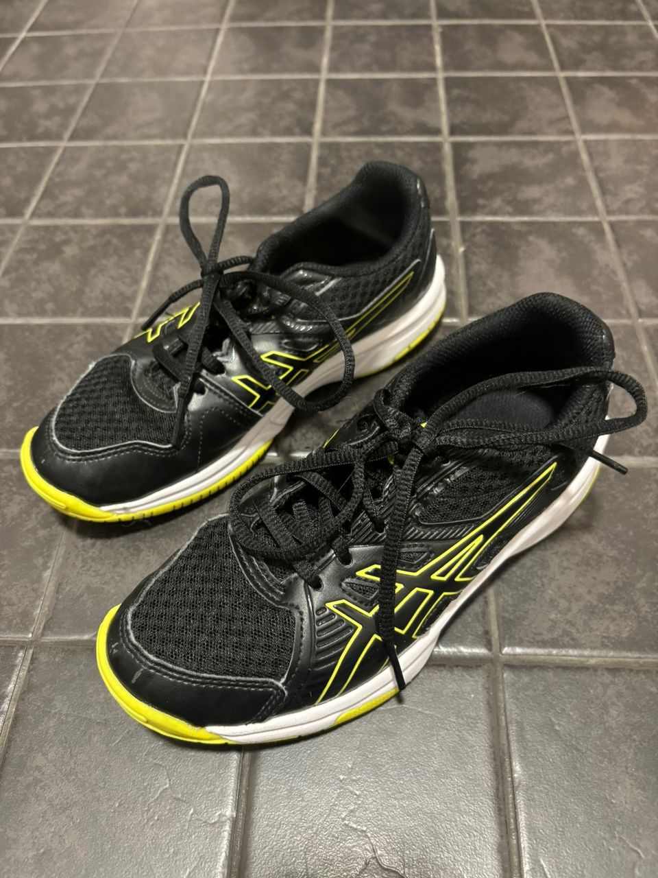 Asics sisäpelikengät koko 35,5