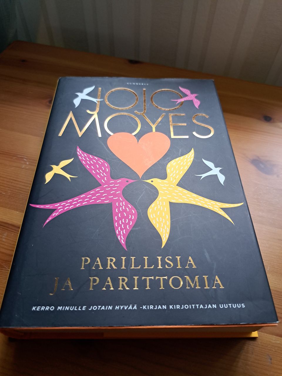 Jojo Moyes - parillisia ja parittomia kirja