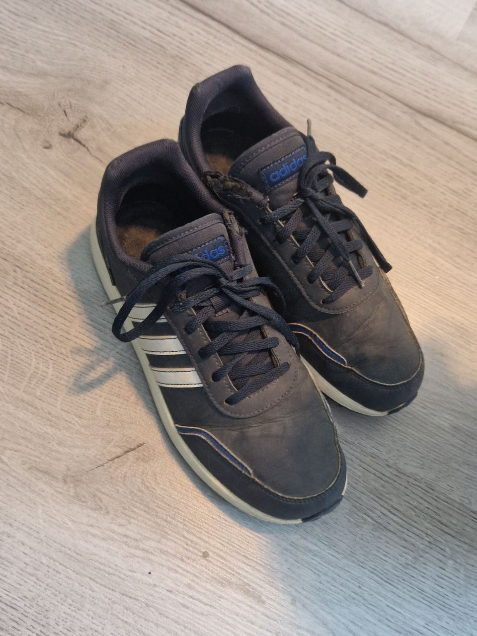 Adidas lenkkarit 37,5