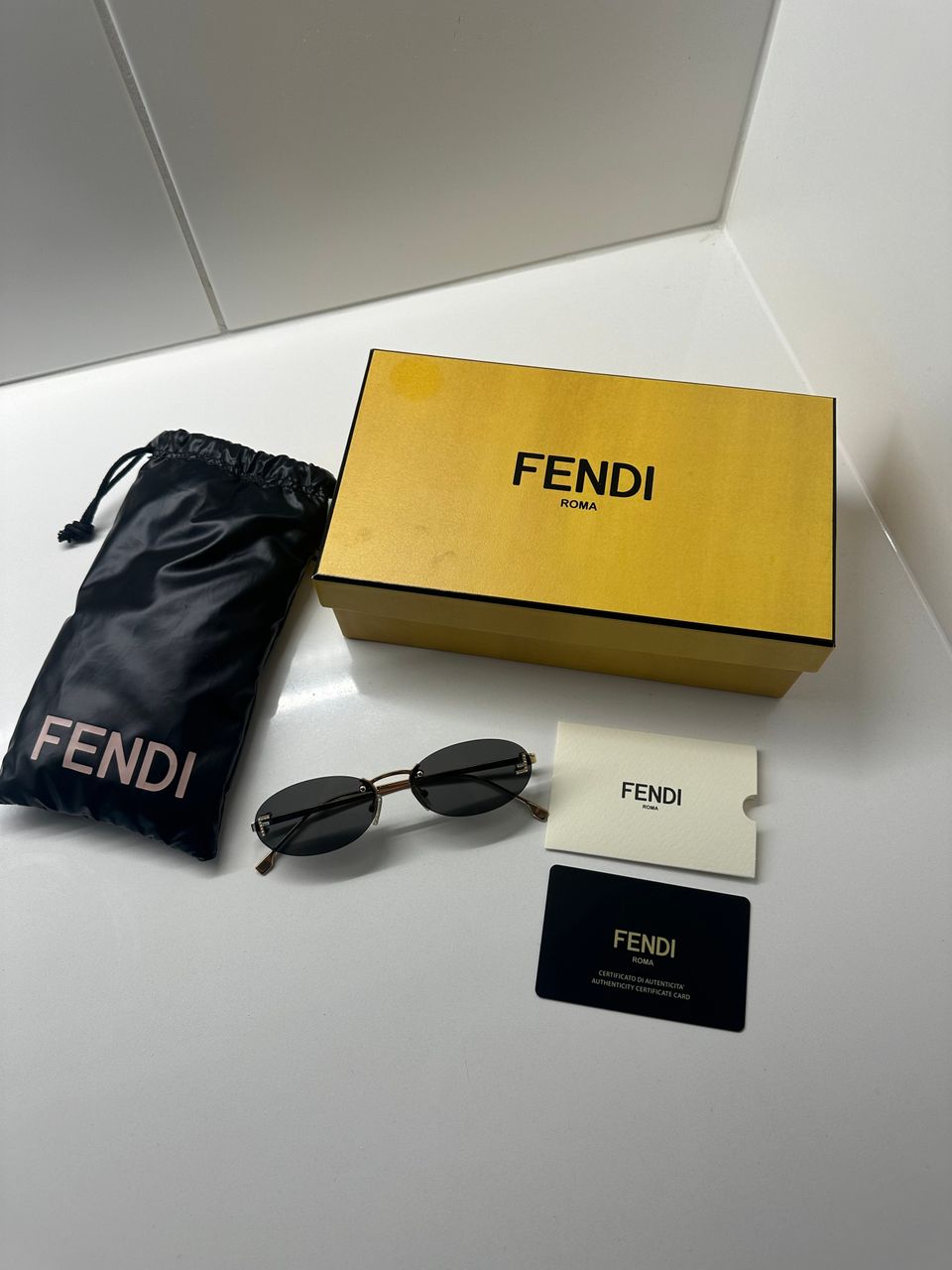 Fendi aurinkolasit