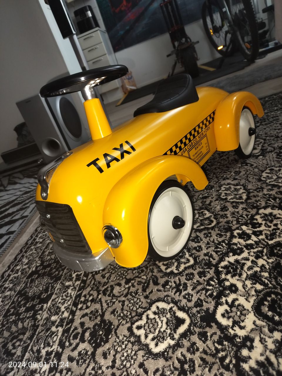 Vanha Taxi potkuauto / koriste