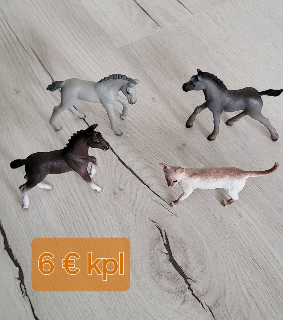 Schleich hepat ja kissa