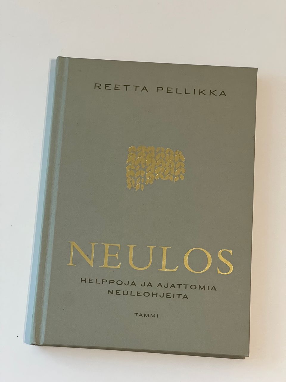 Neulos/ Reetta Pellikka/neulekirja