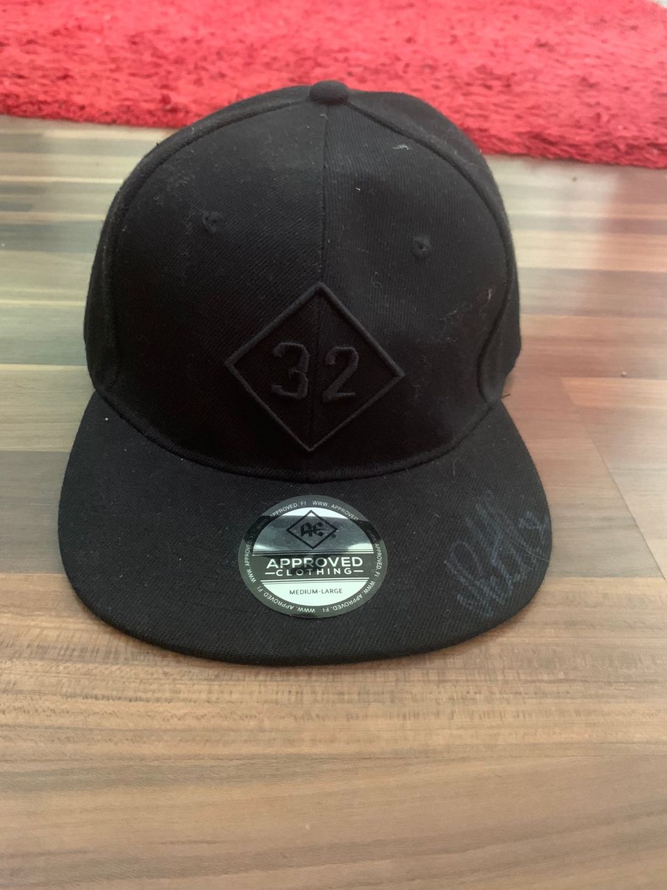 Lennart Petrell säädeltävä snapback