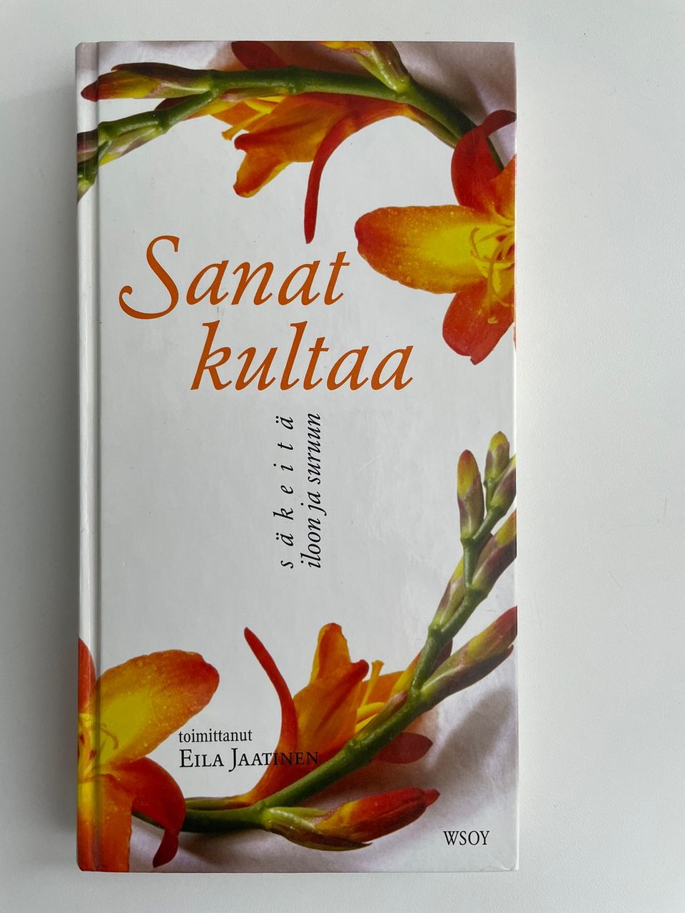 Sanat kultaa - kirja