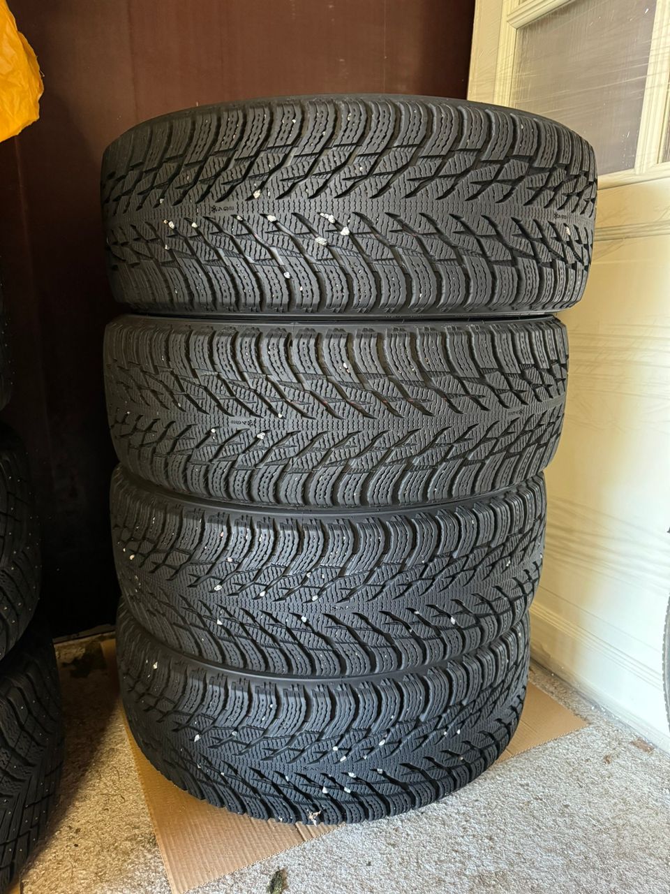 Nokian Hakkapeliitta R3 SUV 235/60R18