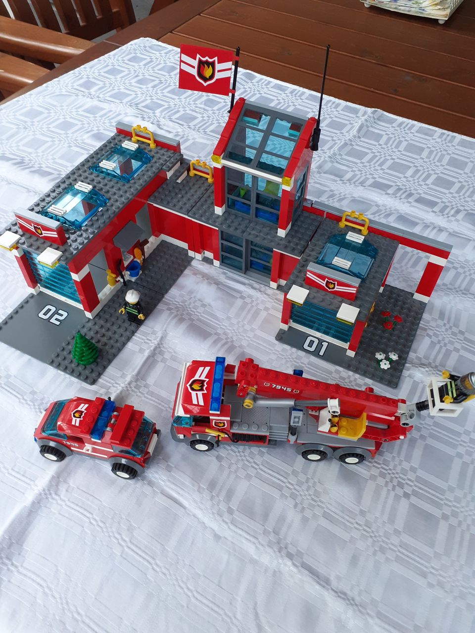 Lego city 7945 paloasema