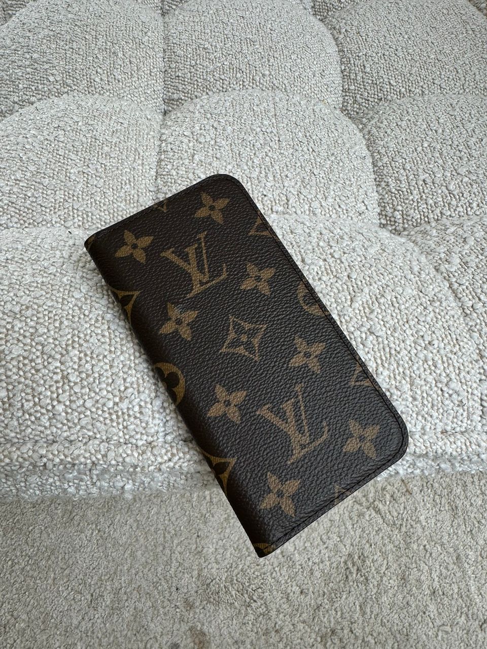 Louis Vuitton iPhone X suojakuoret