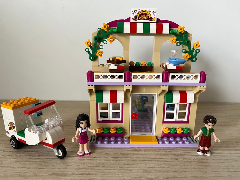 Lego Friends pizzeria